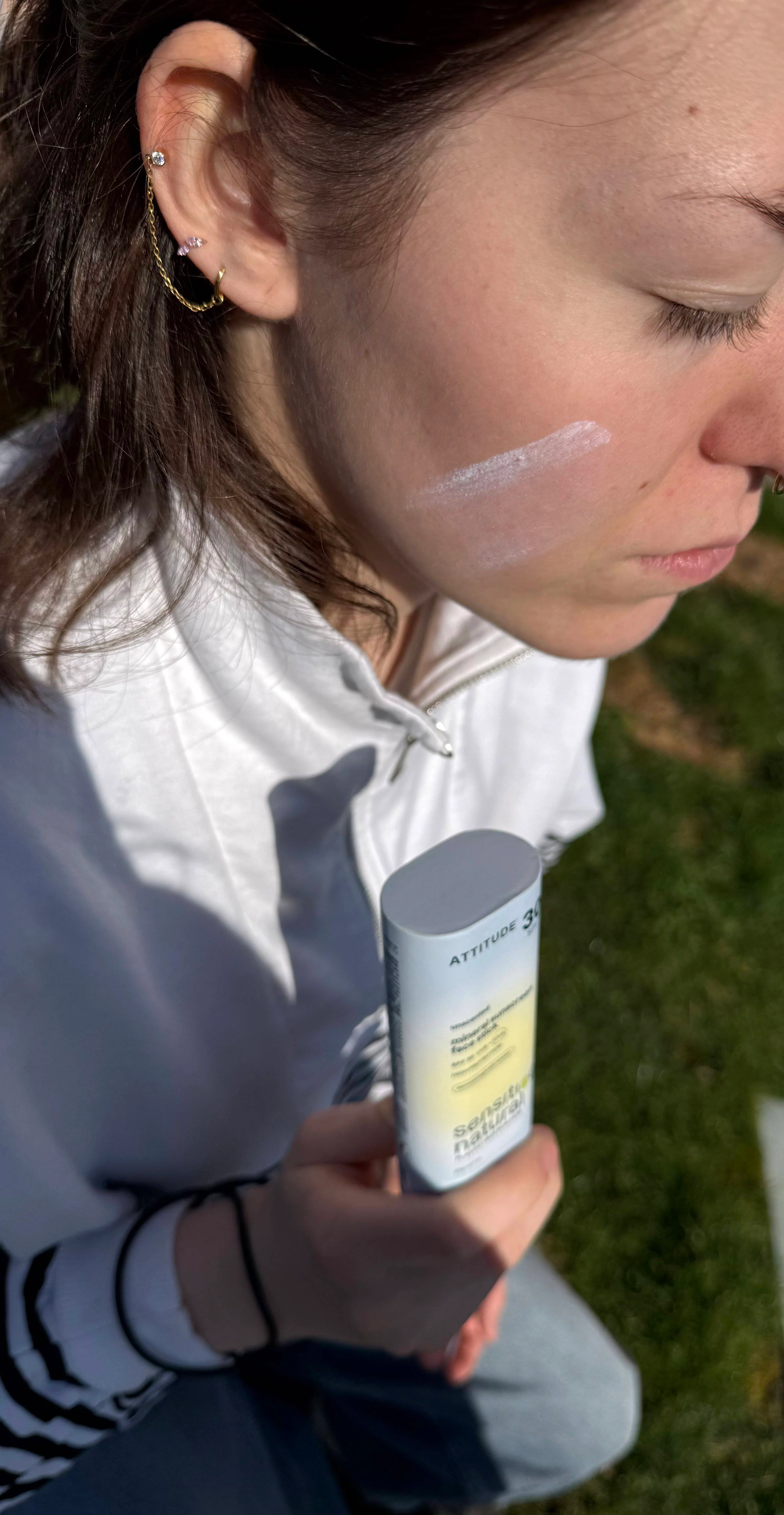 Attitude Opalovací krém v tyčince SPF 30 pro citlivou a atopickou pokožku - tvář a rty (20 g) - Image 4