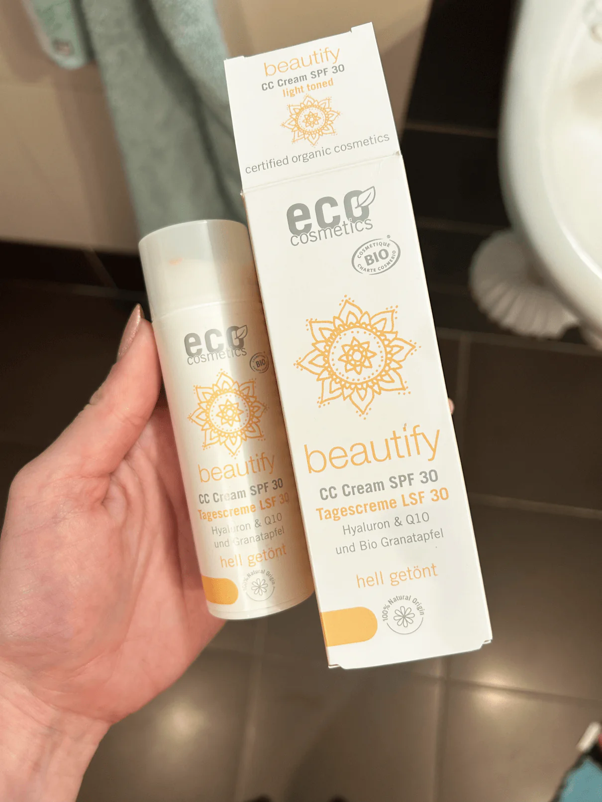 Eco Cosmetics CC krém SPF 30 BIO - light (50 ml) - Image 3