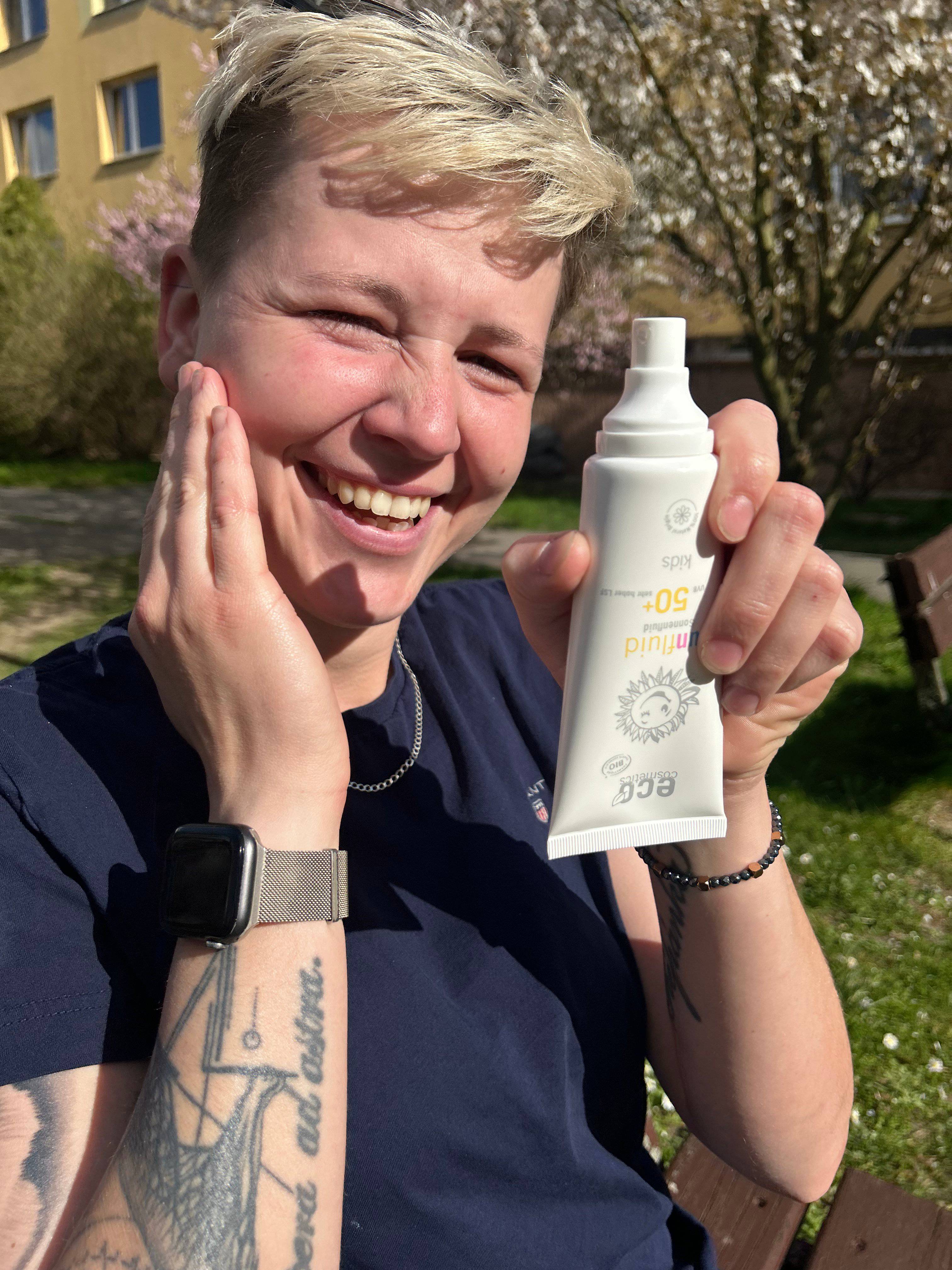 Eco Cosmetics Dětský opalovací fluid SPF 50+ BIO (100 ml) - Image 4