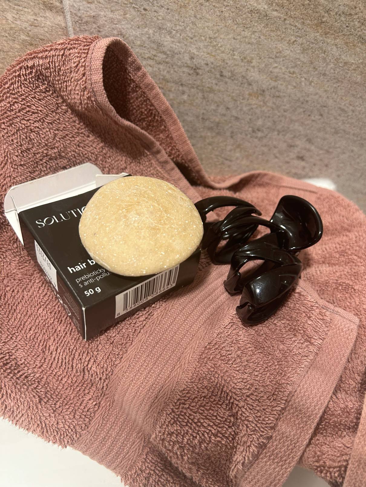 Kvitok Solution Prebiotický tuhý šampon s anti-pollution ochranou Hair Booster (50 g) - Image 4