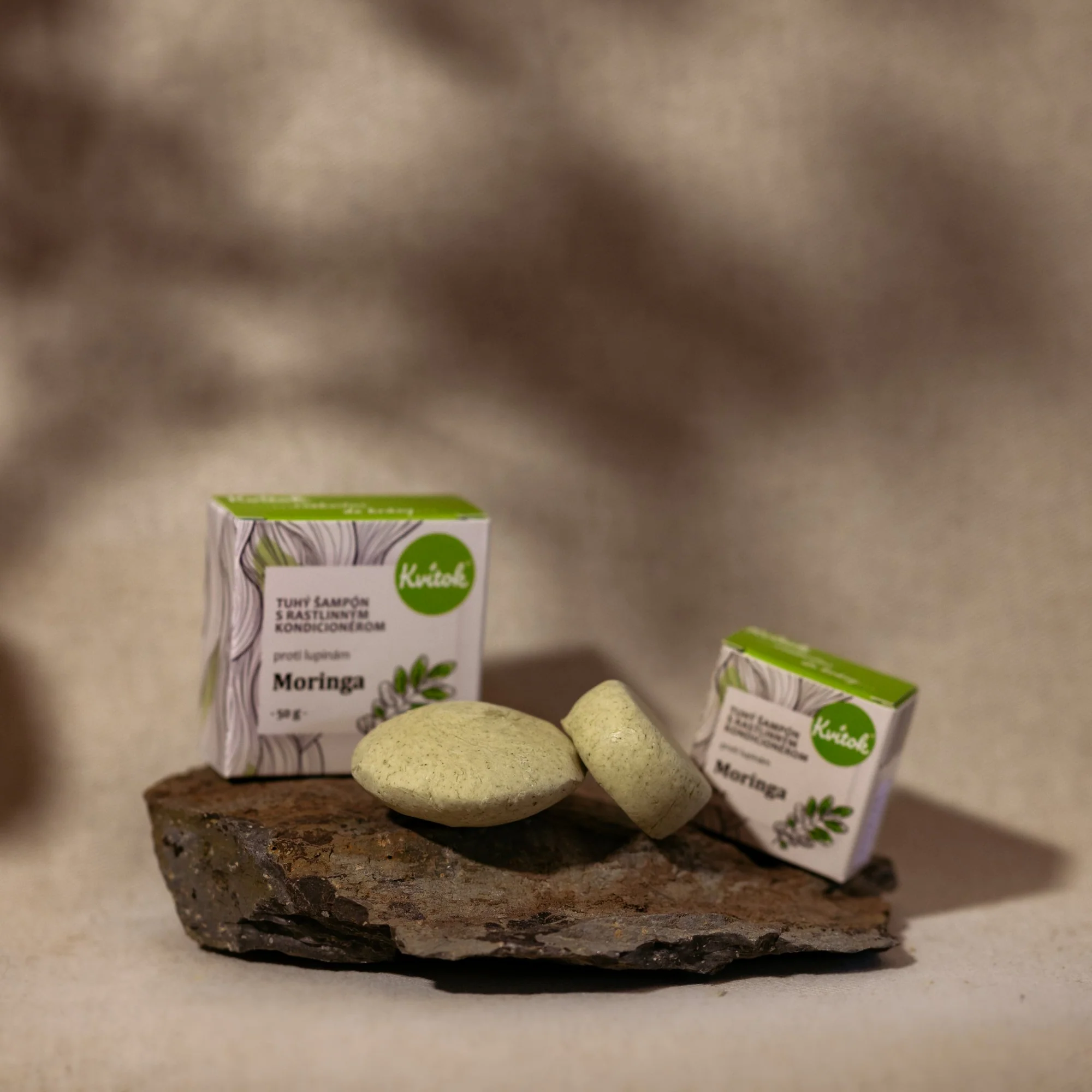 Kvitok Tuhý šampon s kondicionérem proti lupům Moringa - Image 3