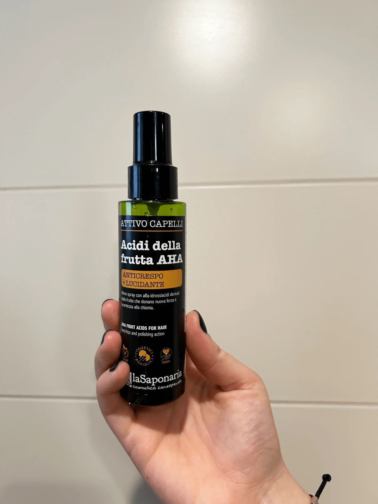 laSaponaria Aktivní sprej na vlasy proti krepatění s AHA ovocnými kyselinami (100 ml) - Image 2