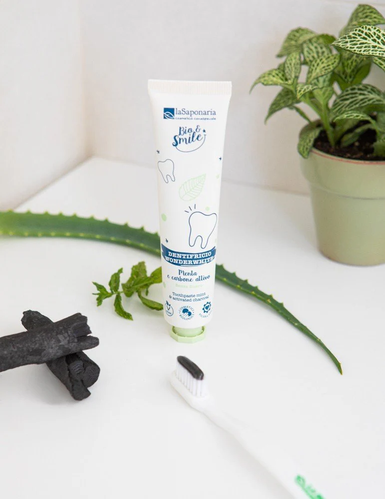laSaponaria Bělicí zubní pasta WonderWhite - máta a aktivní uhlí BIO (75 ml) - Image 4