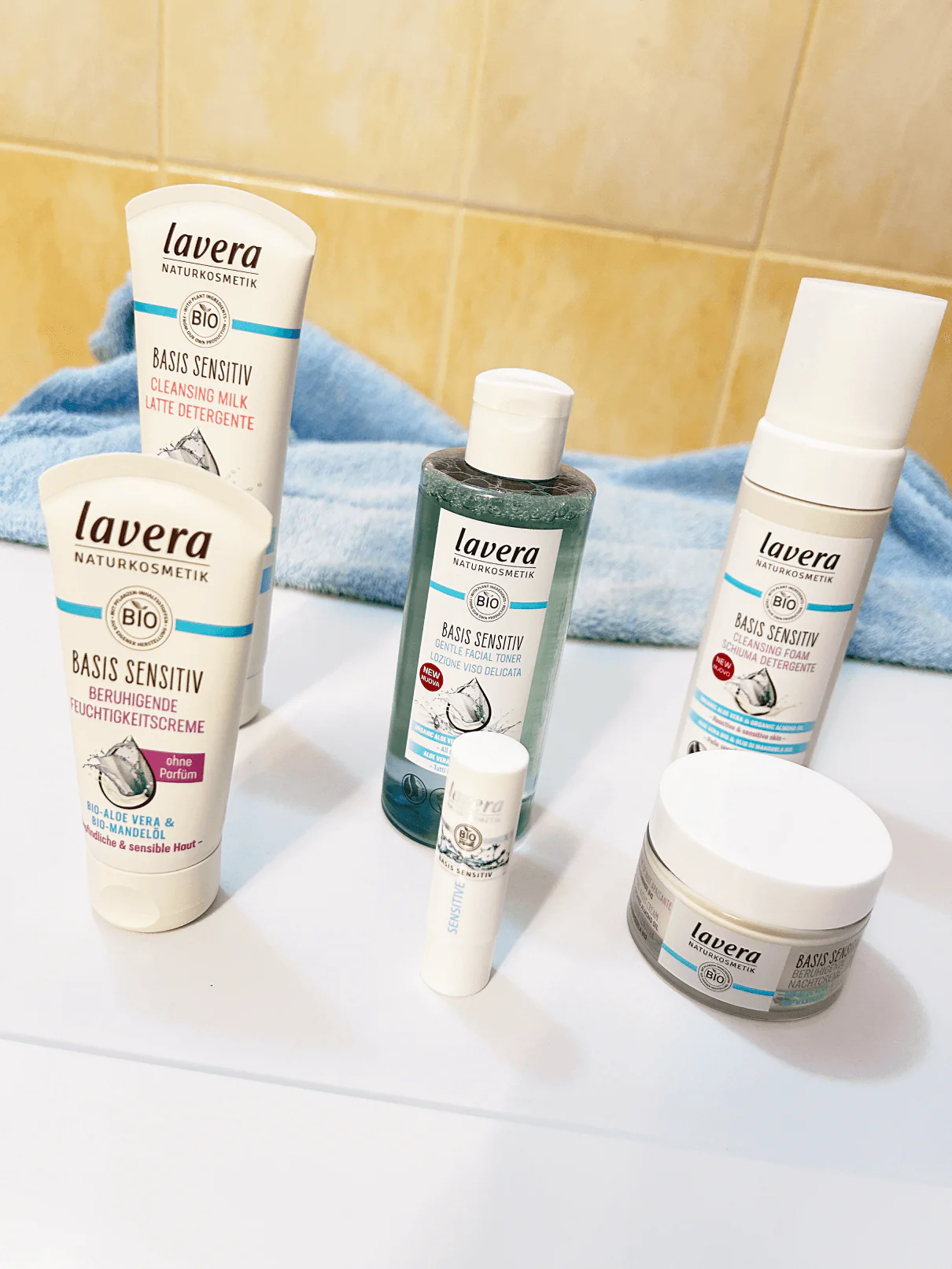 Lavera Basis Sensitive Jemné čisticí pleťové mléko (125 ml) - Image 6