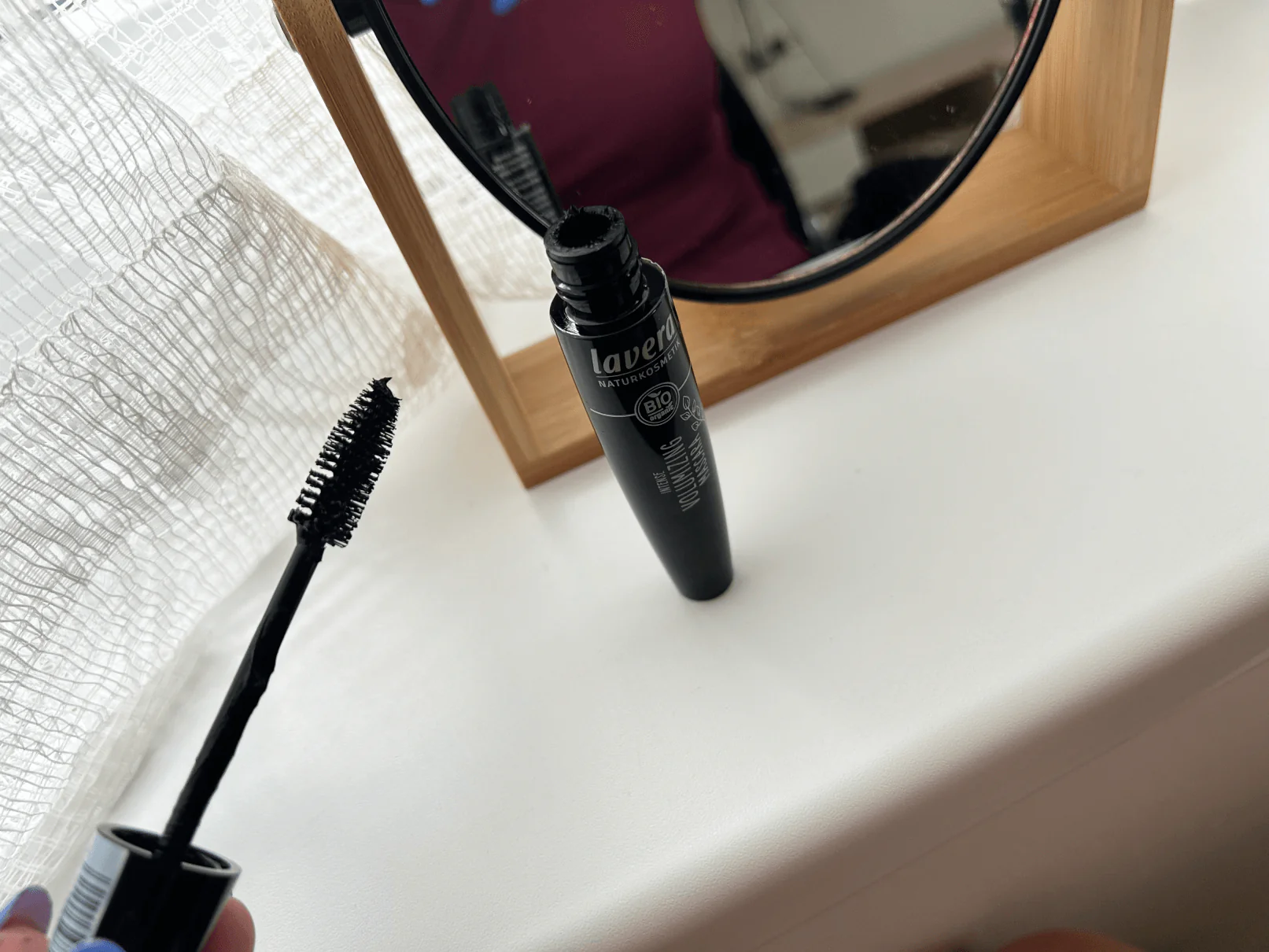 Lavera Objemová řasenka VOLUMIZING BIO (13 ml) - intenzivní černá - Image 3
