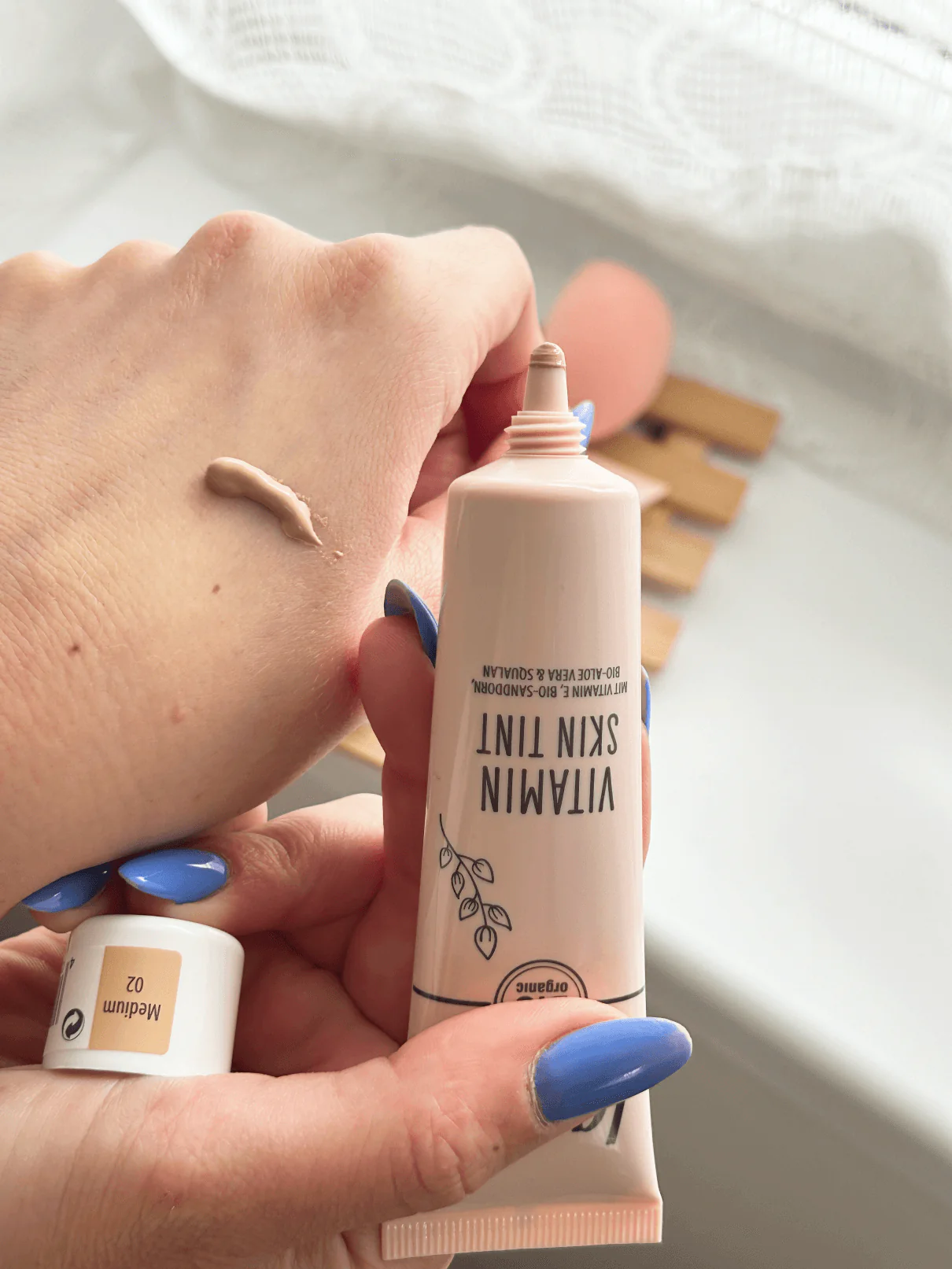 Lavera Tónovací vitamínový krém BIO (30 ml) - Image 12
