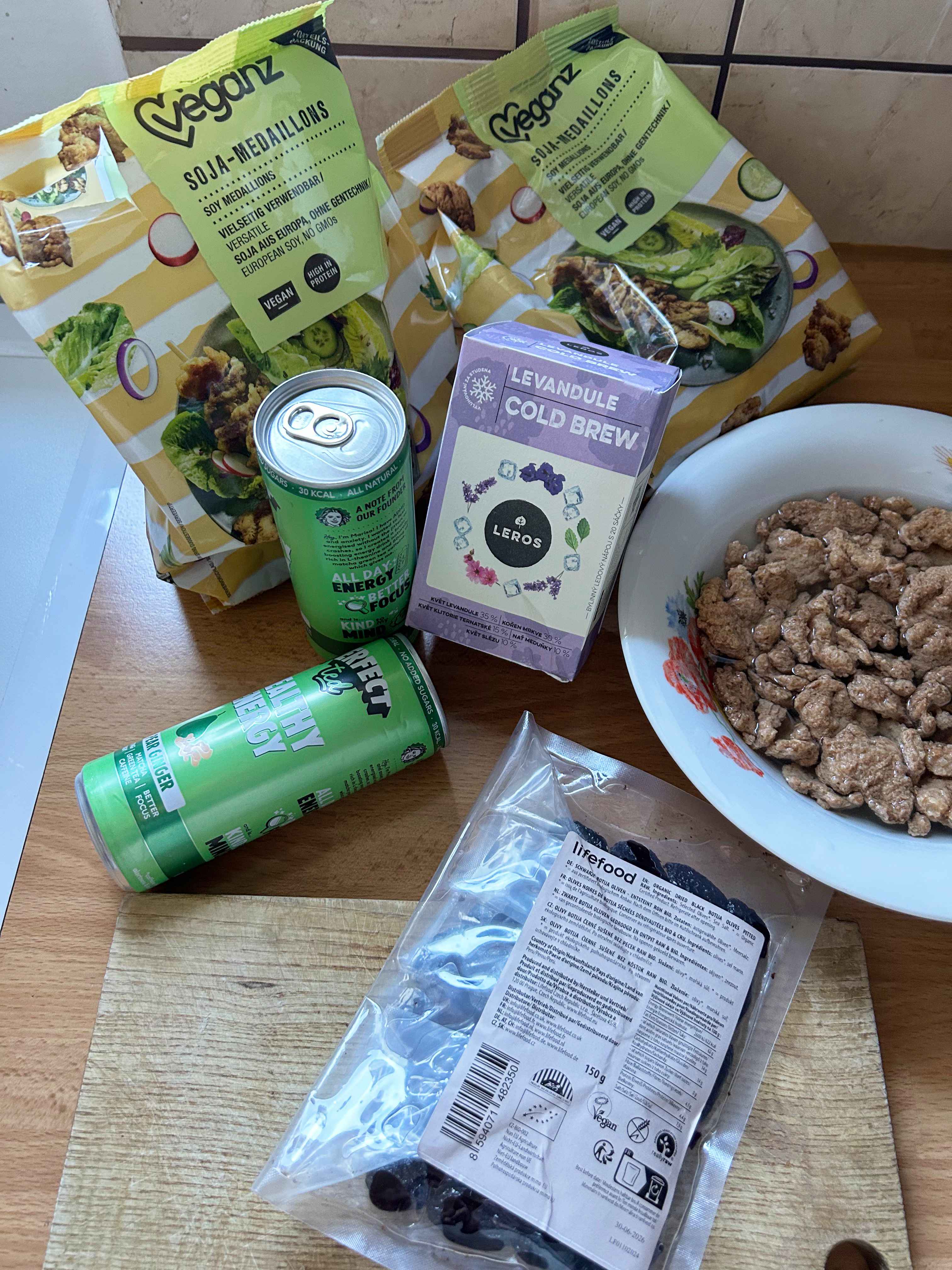 Lifefood Olivy Botija černé sušené bez pecek RAW BIO - Image 4