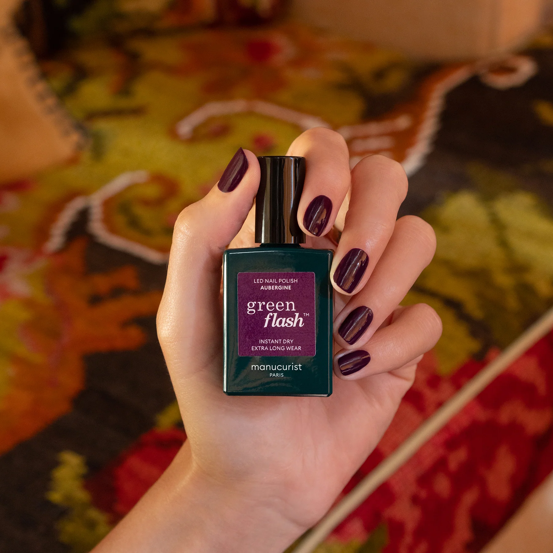 Manucurist Green Flash LED gel lak na nehty - Aubergine (15 ml) - Image 4