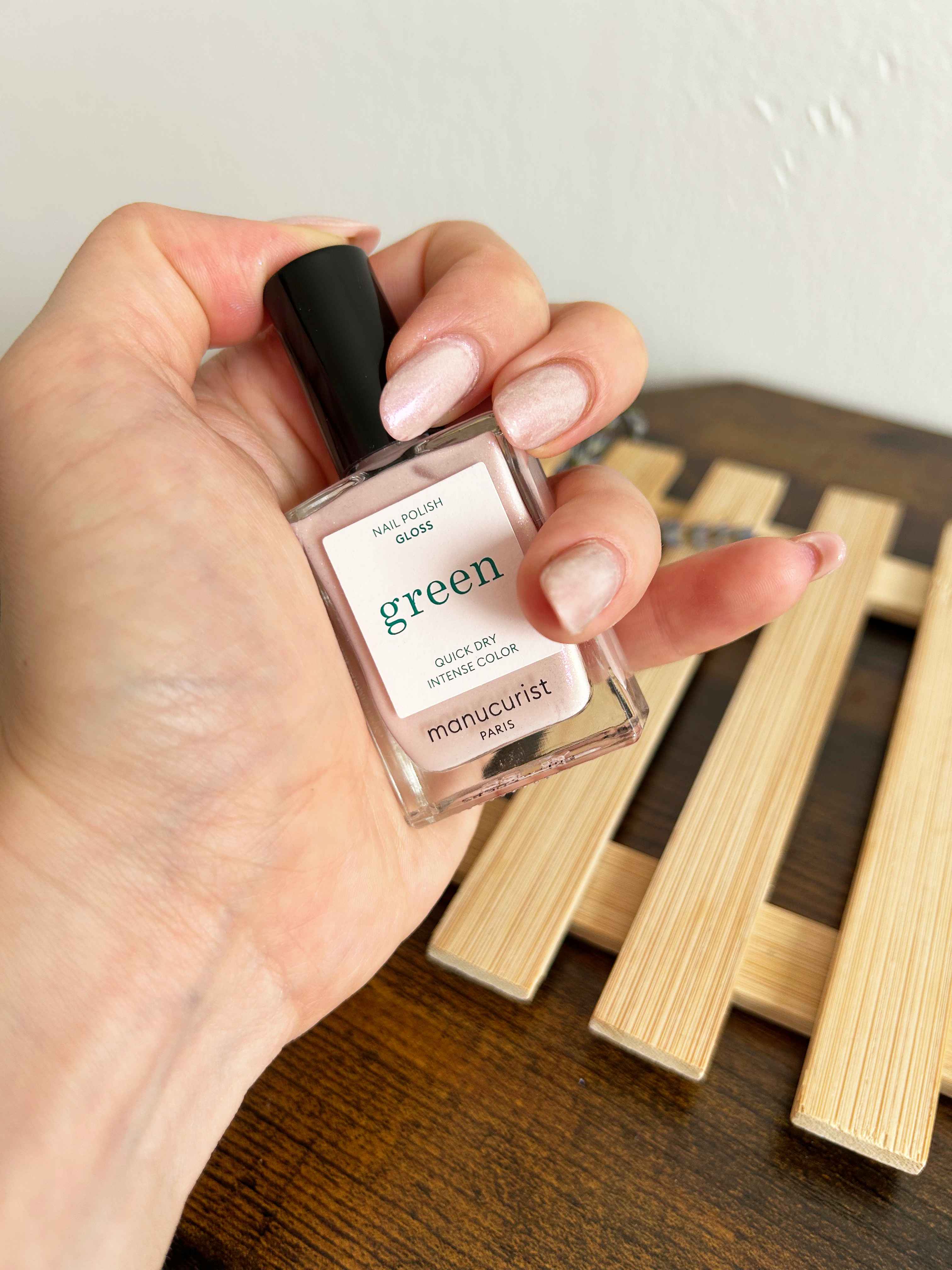Manucurist Green schnoucí lak na nehty - Gloss (15 ml) - Image 3