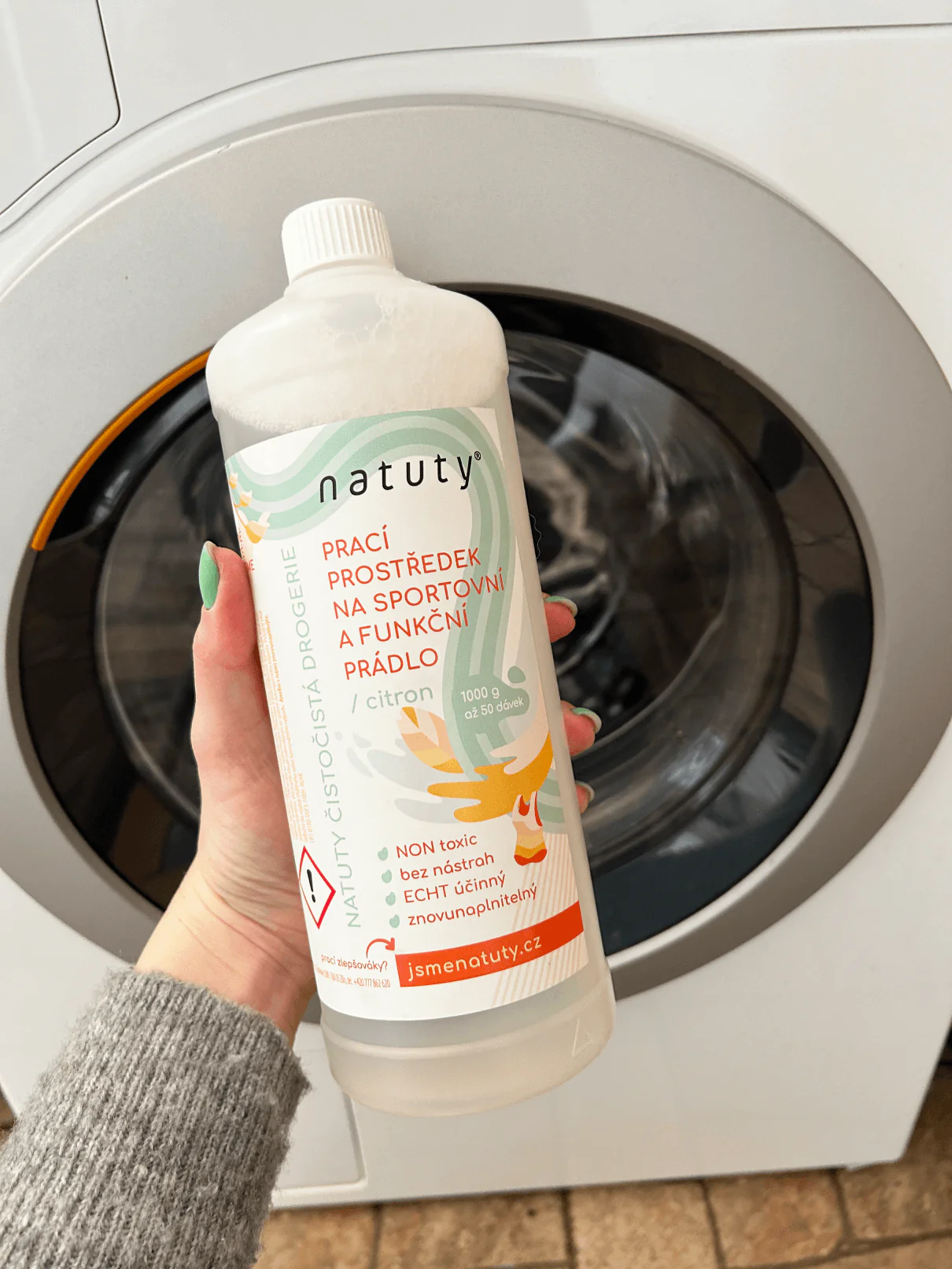 Natuty Prací gel na sportovní a funkční prádlo s vůní citronu (1 l) - Image 2