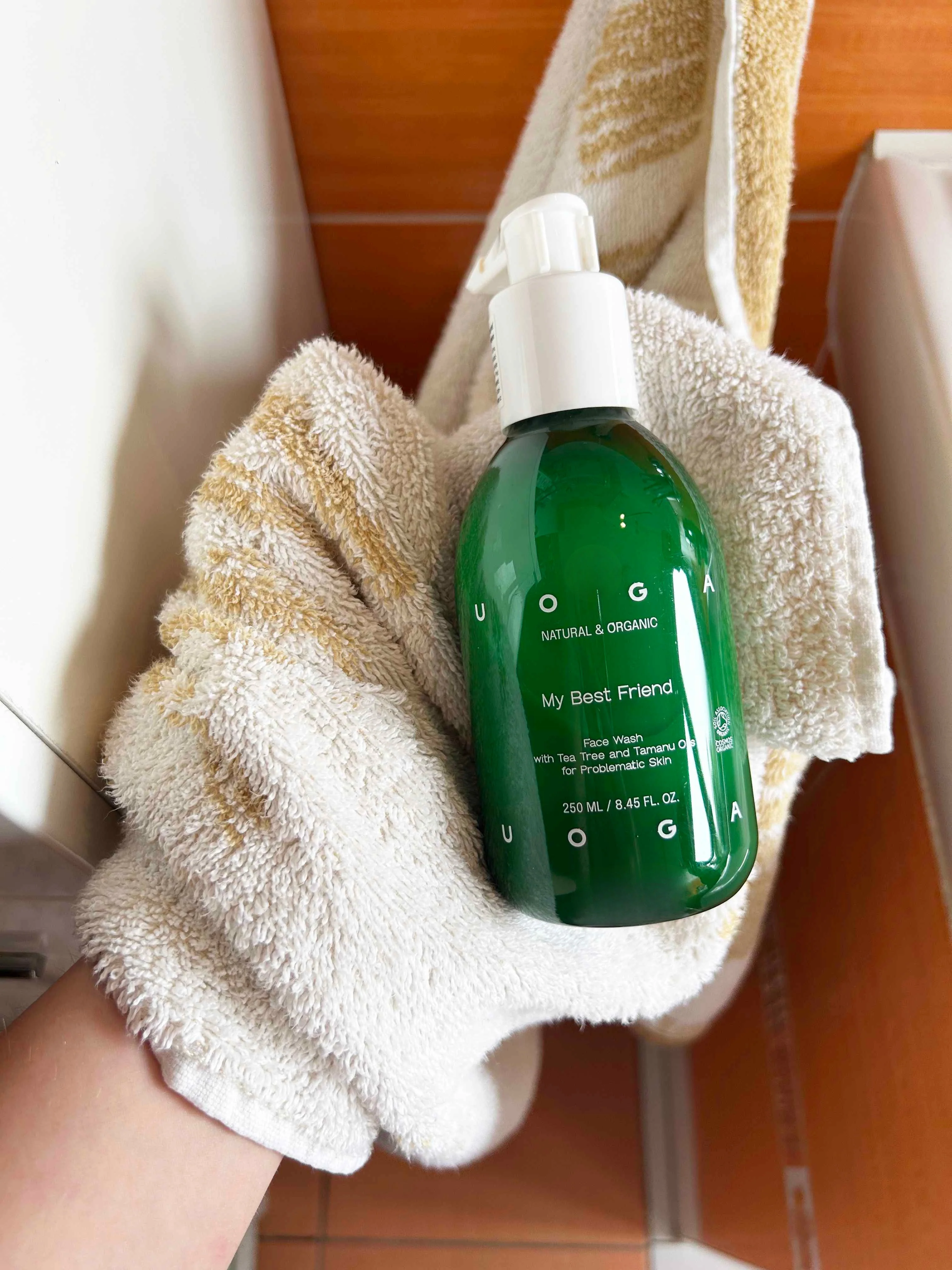 Uoga Uoga Pleťový čisticí gel My Best Friend s tea tree a tamanu BIO (250 ml) - Image 2