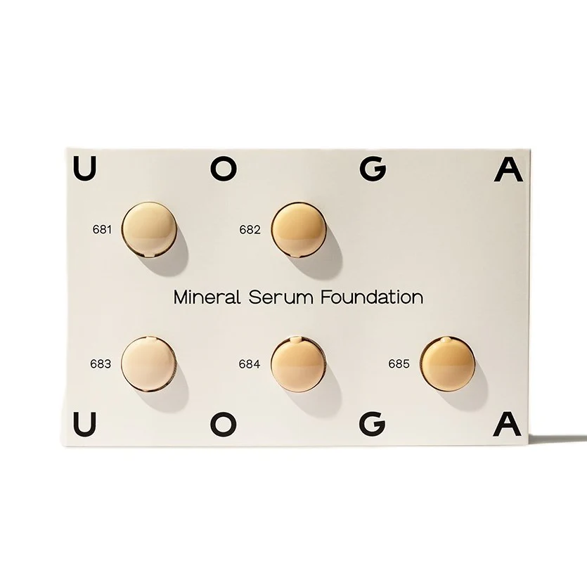 Uoga Uoga Sada testerů Tekutý minerální make-up a sérum SPF 20 BIO (10 x 1 ml)