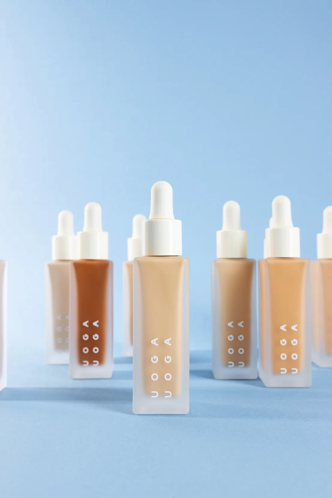 Uoga Uoga Tekutý minerální make-up a sérum SPF 20 BIO (30 ml) - Image 11