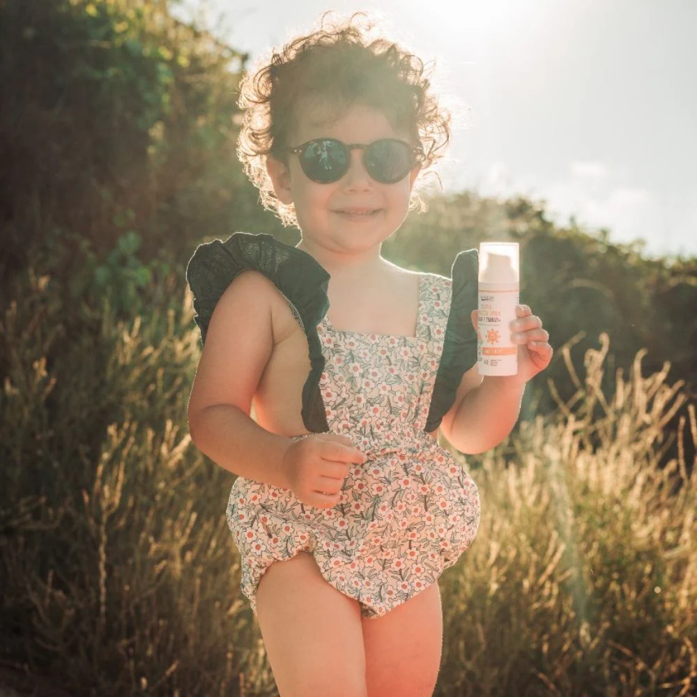 Wooden Spoon Opalovací tělové mléko Baby & Family SPF 30 BIO (50 ml) - Image 3