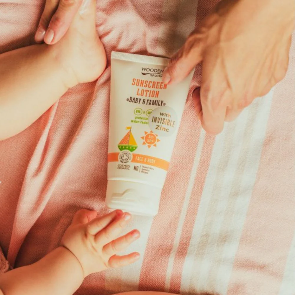 Wooden Spoon Opalovací tělové mléko v tubě Baby & Family SPF 30 BIO - Image 5