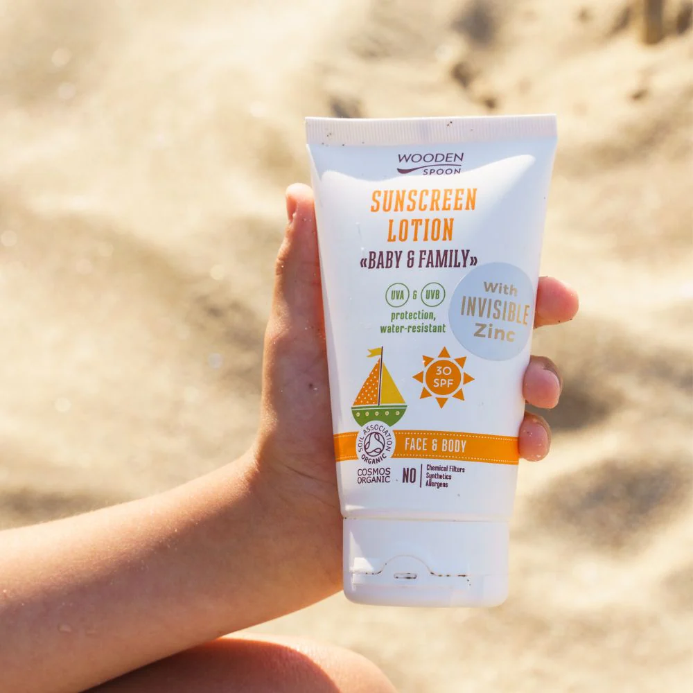 Wooden Spoon Opalovací tělové mléko v tubě Baby & Family SPF 30 BIO - Image 6